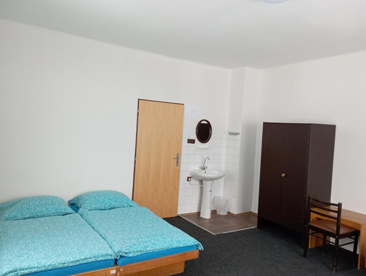 Penzion Hraničář Loučná pod Klínovcem Esterno foto