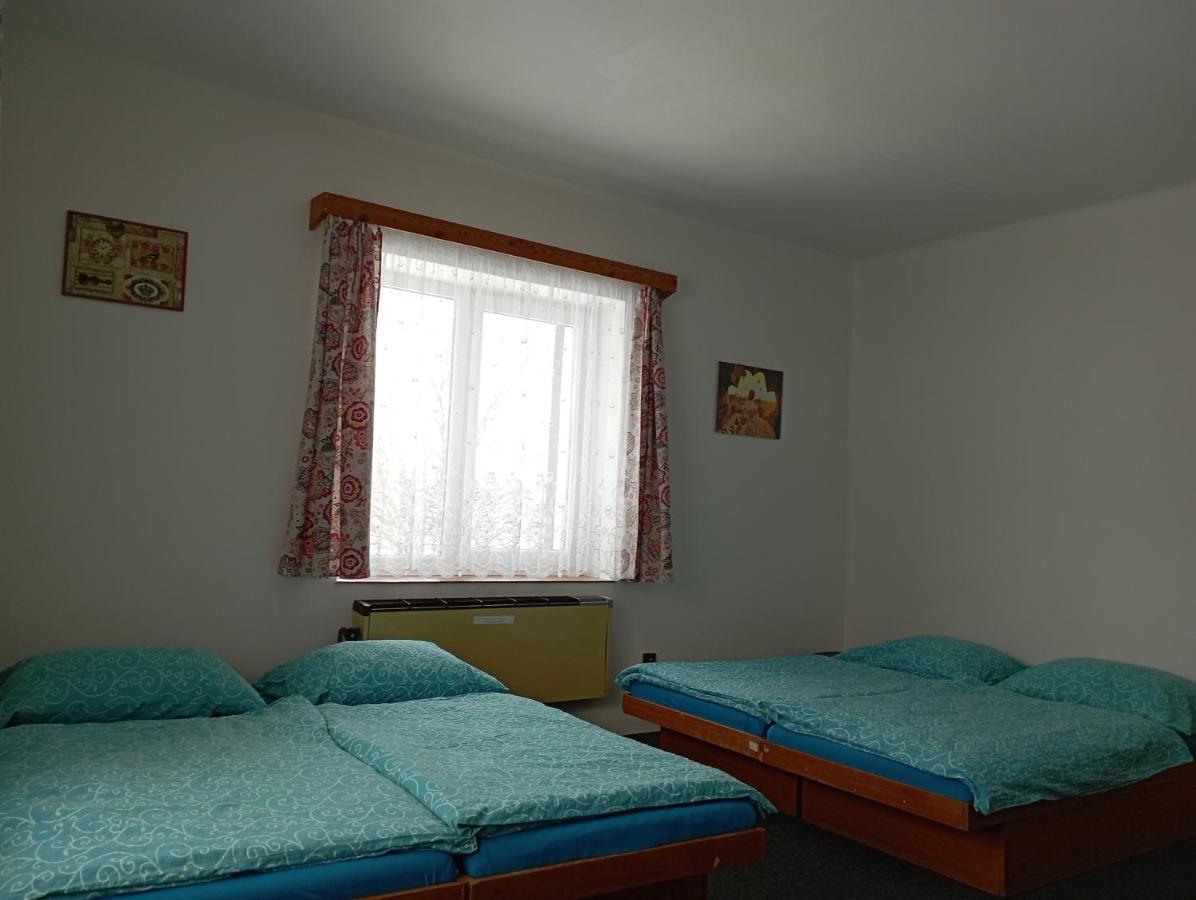 Penzion Hraničář Loučná pod Klínovcem Esterno foto