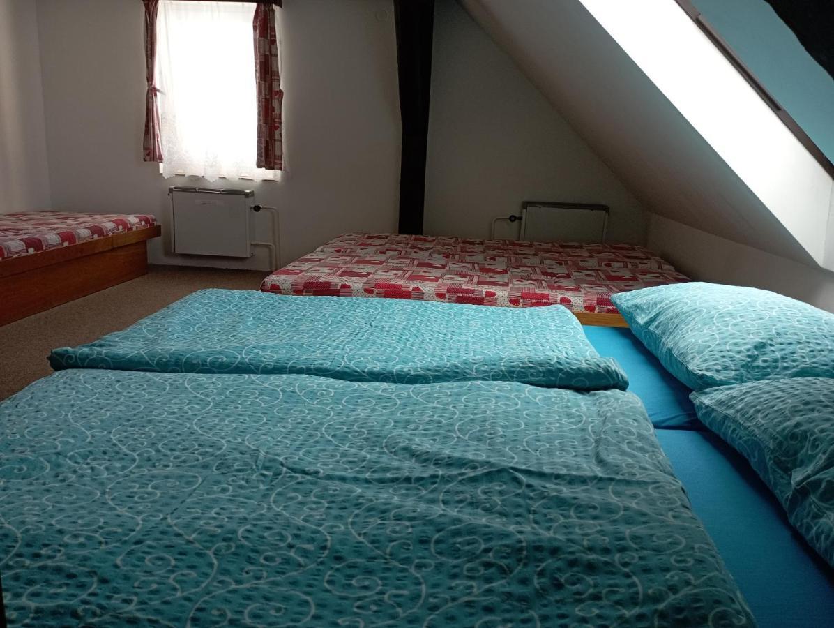 Penzion Hraničář Loučná pod Klínovcem Esterno foto